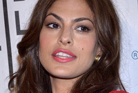 Eva-mendes-hair-and-makeup-side